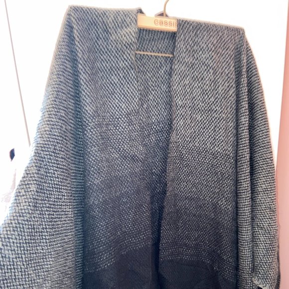 2 Piece Set Wrapped Cardigans - Picture 3 of 11